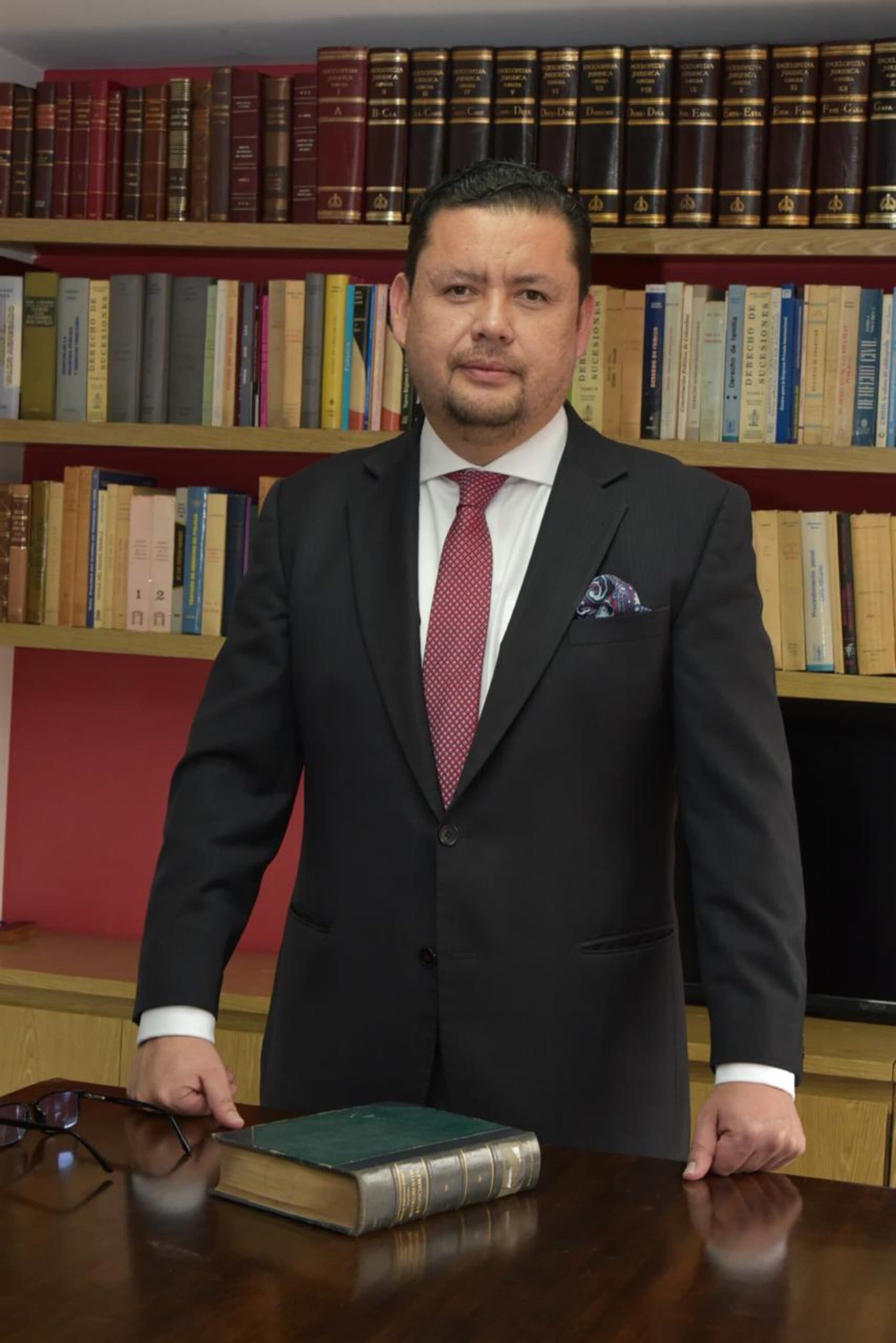 César Augusto Vargas Gómez, Director · Especialista en Derecho Penal